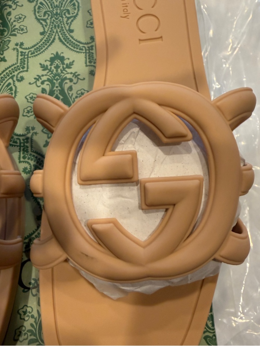 Gucci Nude  Interlocking G Rubber Slide Sandals - Picture 5 of 7